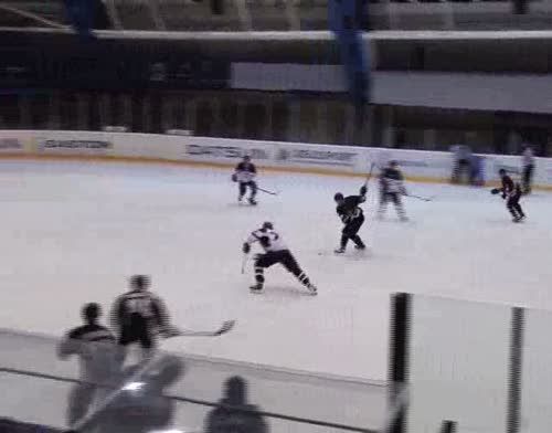 В Альметьевске начался турнир по хоккею, посвященный Дню нефтяника
