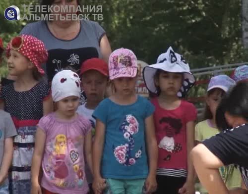 В Альметьевске продолжается всероссийская акция «Возьми ребенка за руку»