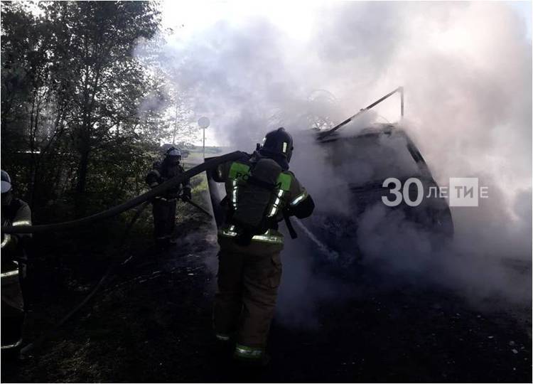 На трассе в Альметьевском районе сгорела грузовая «ГАЗель» 