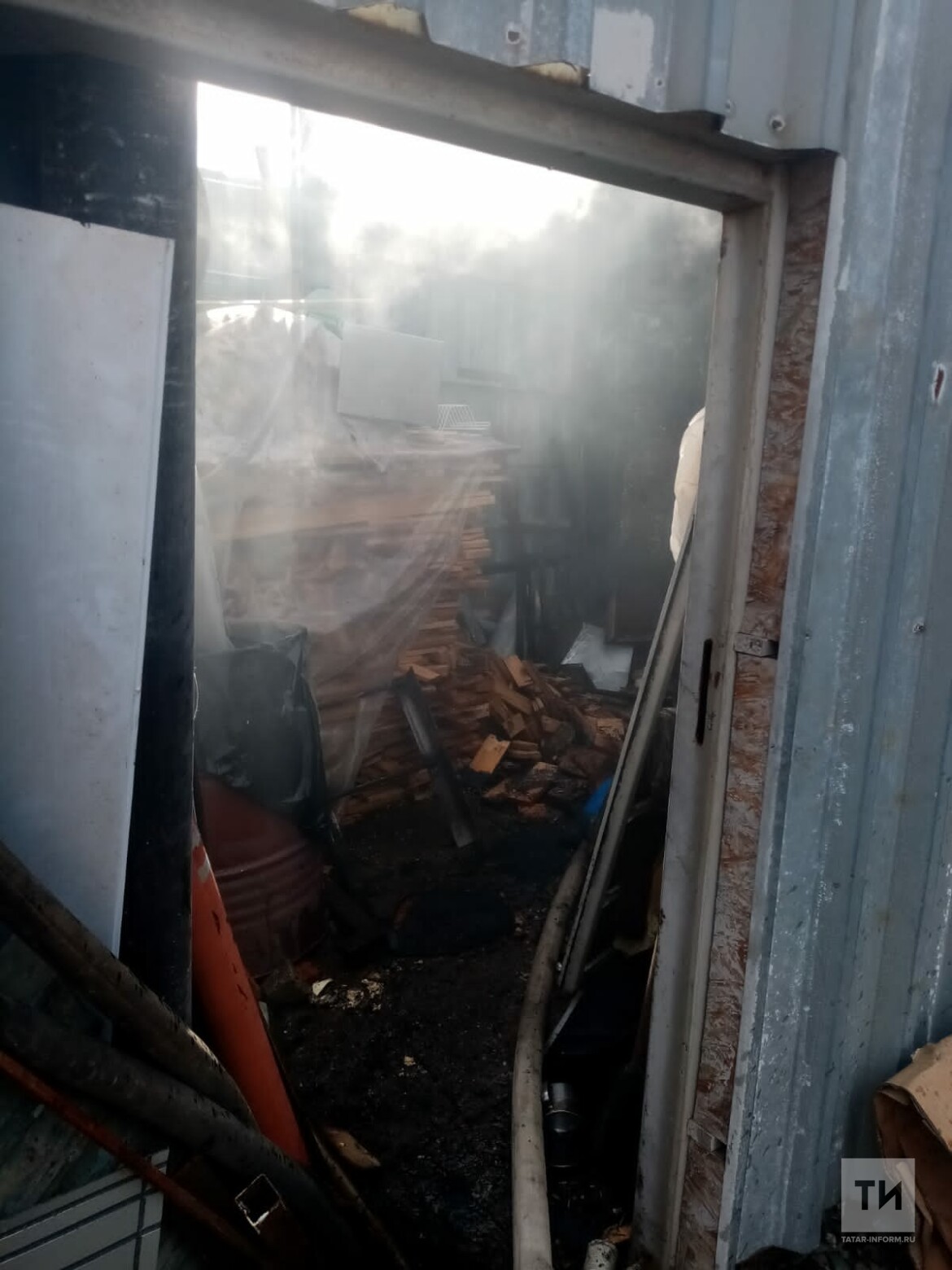 В сгоревшем гараже в Набережных Челнах найдено тело 43-летнего мужчины