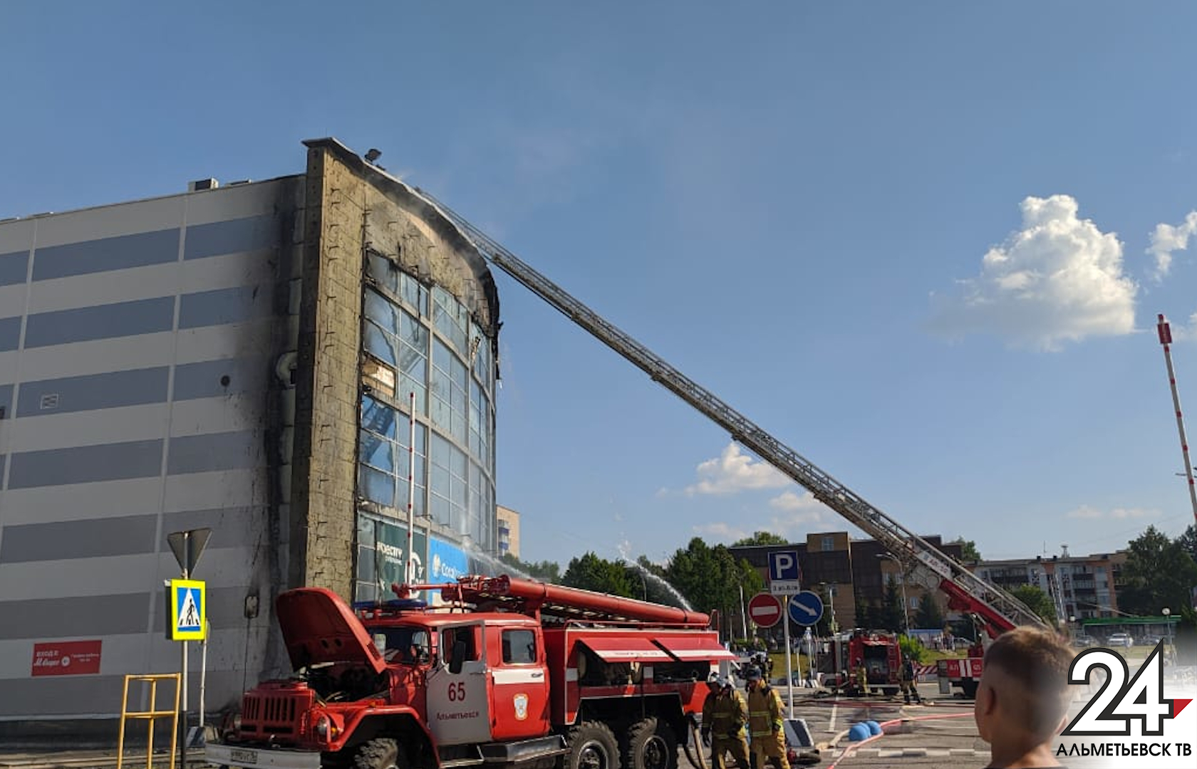 Во время пожара в ТЦ «Панорама» никто не пострадал