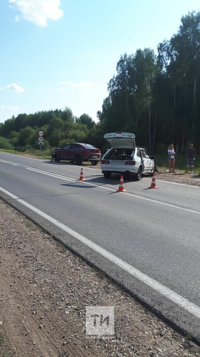 В Татарстане произошло ДТП с тремя автомобилями, пострадали четыре человека