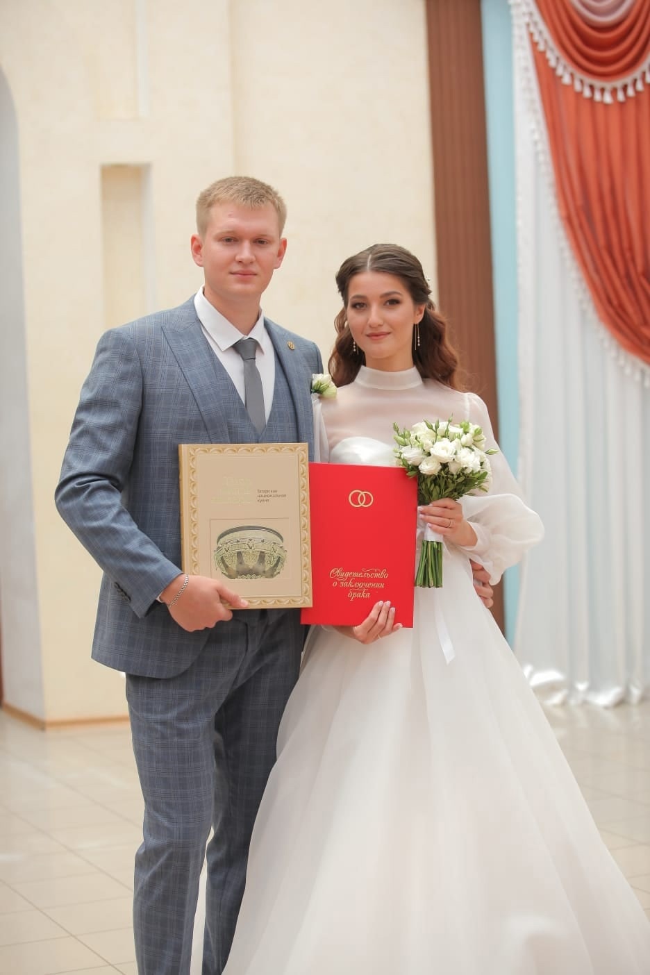 В Альметьевске поженилась 500-я пара с начала года 