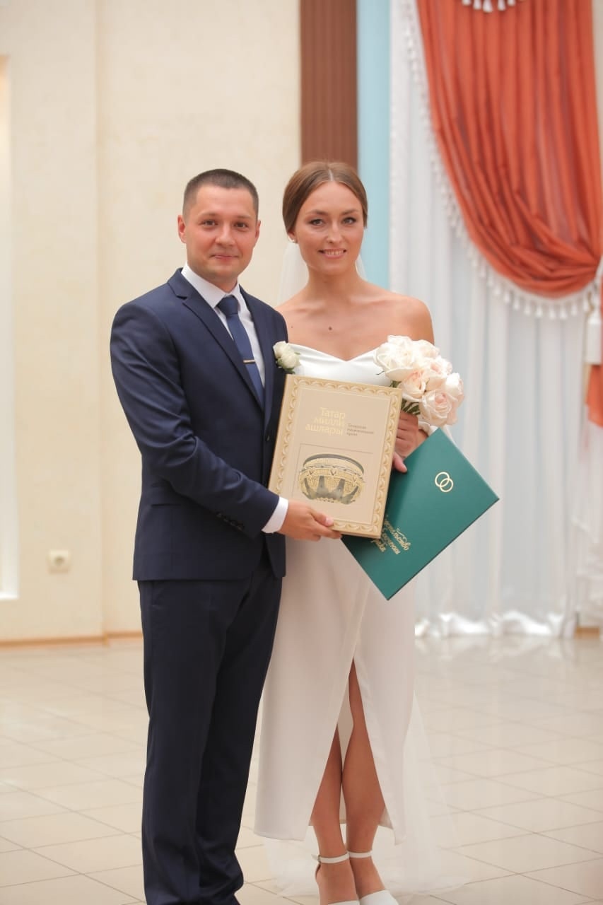 В Альметьевске поженилась 555-я пара с начала года 