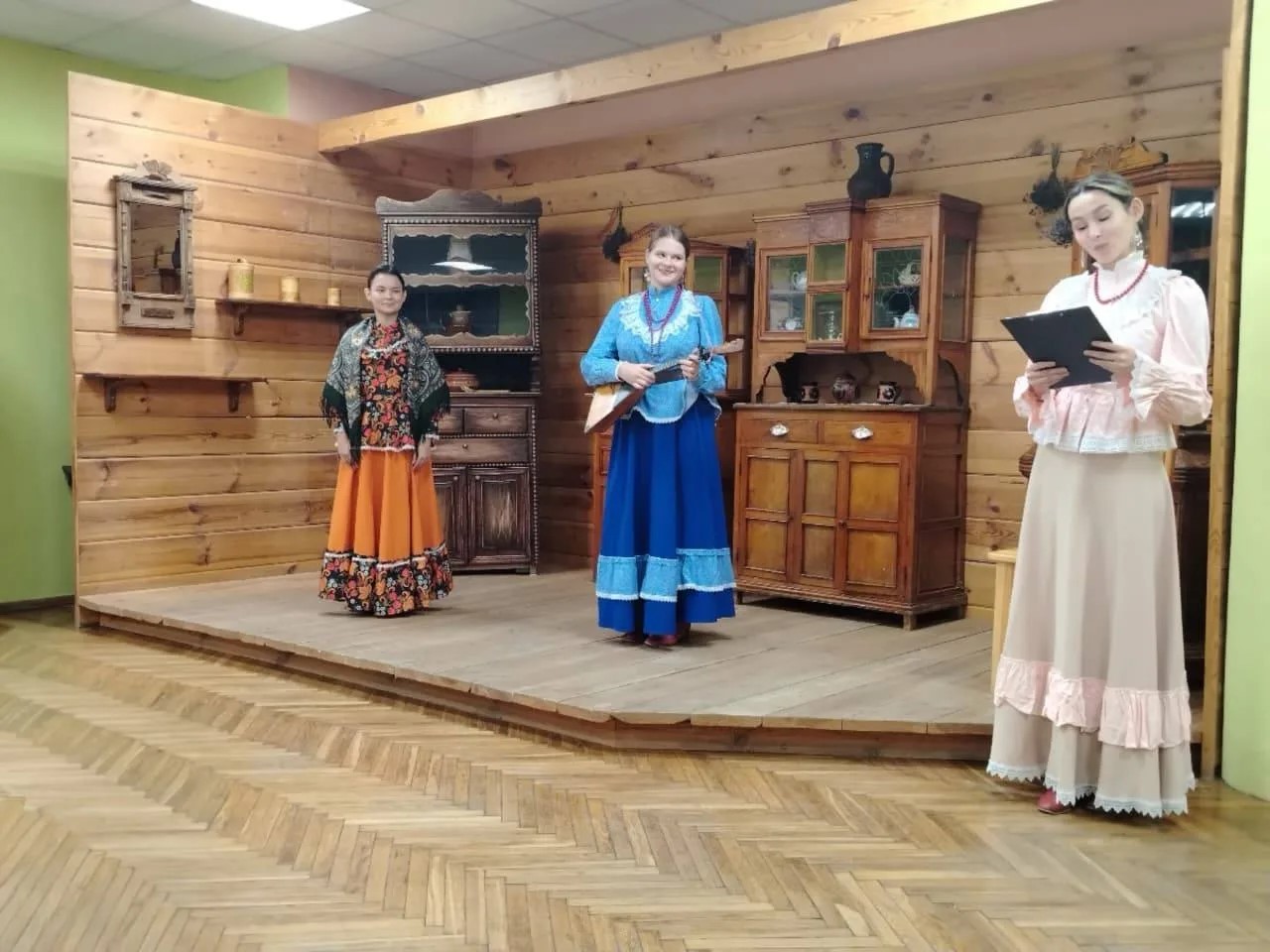 спектакль альметьевского городского театра 