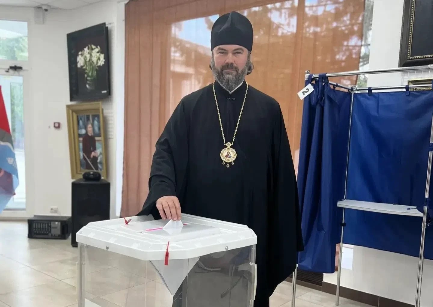Управляющий Альметьевской епархией принял участие в выборах