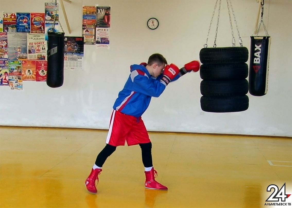 Спортсмен из Альметьевска занял первое место во Всероссийских соревнованиях по боксу