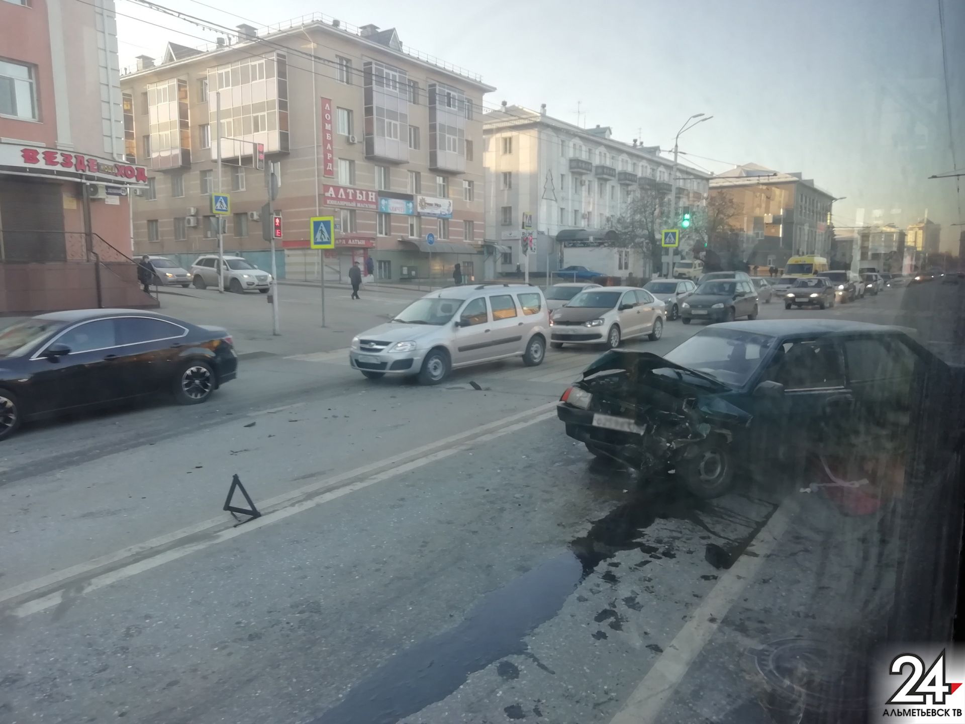 В центре Альметьевска произошла авария