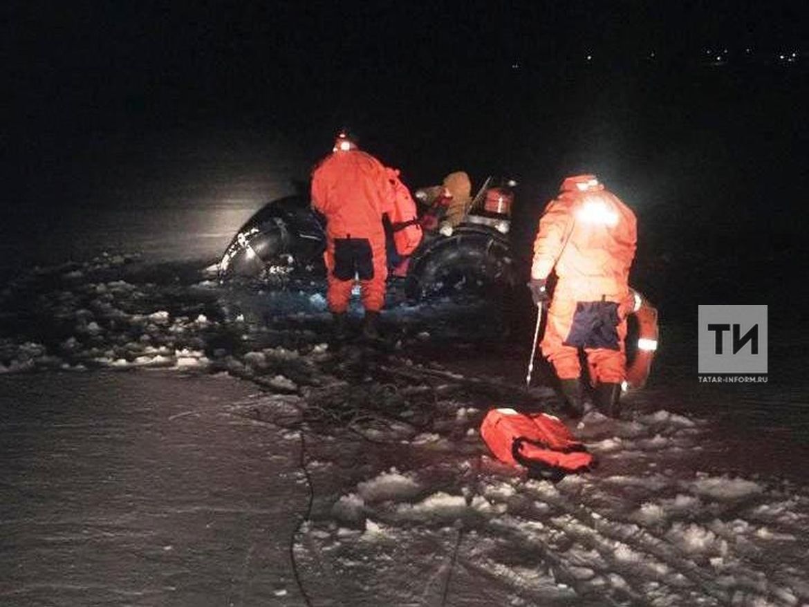 В Татарстане женщина и мужчина провалились под лед на самодельном мотовездеходе [ФОТО]