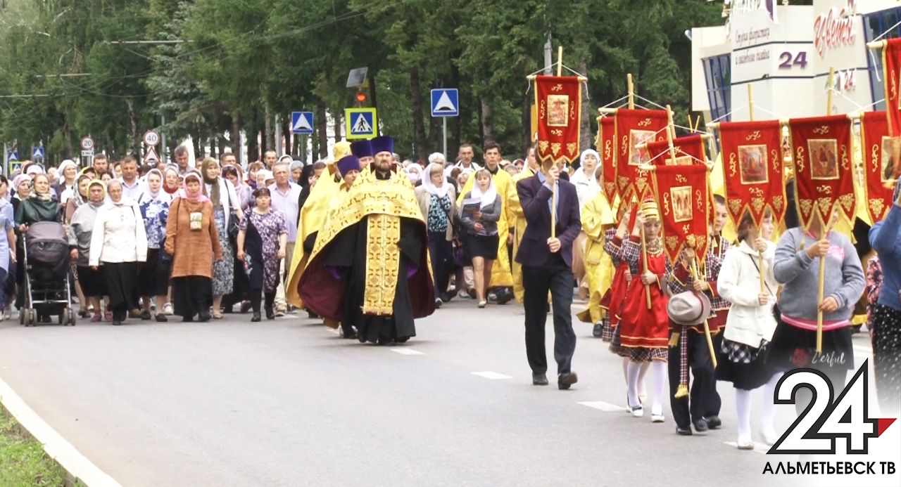 Открытие памятника, крестный ход и торжество: 4 ноября Татарстан празднует День народного единства