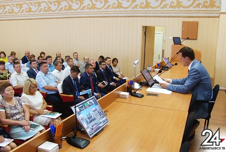Актуальные вопросы обсудили на совещании городского актива в Альметьевске