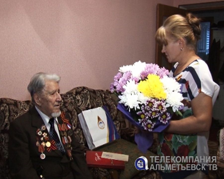 В Альметьевске 90-летием поздравили ветерана войны Сибгата Хабибуллина