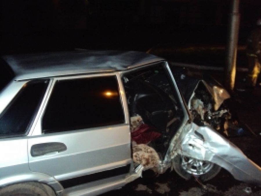 Ночная авария в Альметьевске: наезд на препятствие