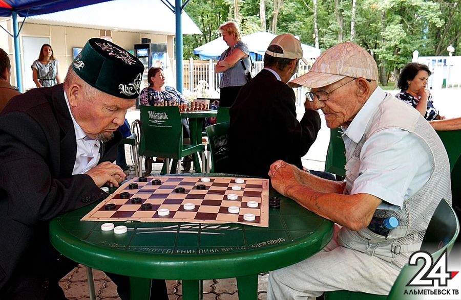 Шахматисты с нарушением зрения из Альметьевска дают фору любому противнику