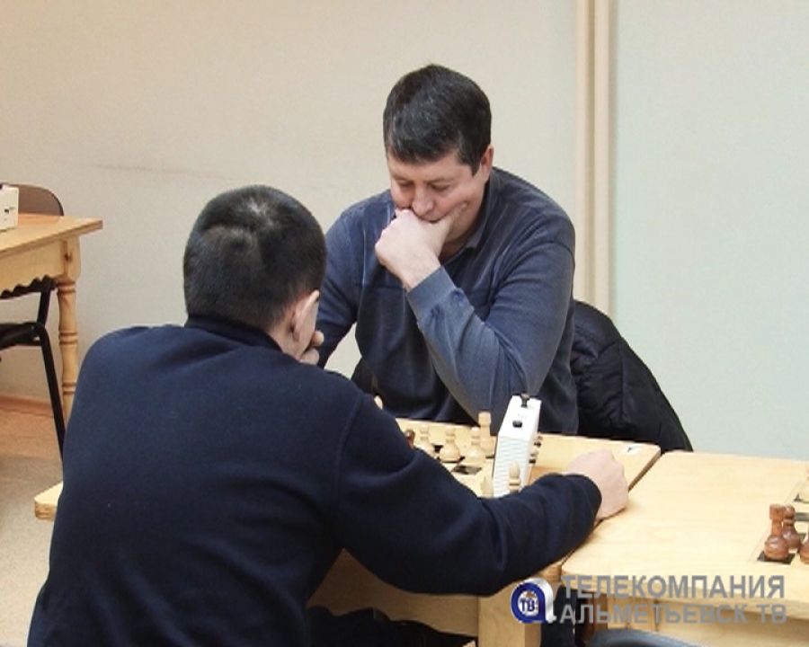 В Альметьевске педагоги приняли участие в турнире по шахматам