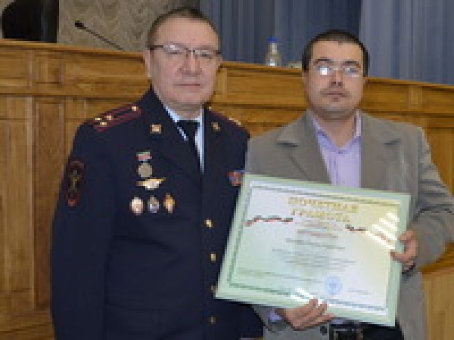 Полицейские наградили жителя Альметьевска за содействие в раскрытии преступления