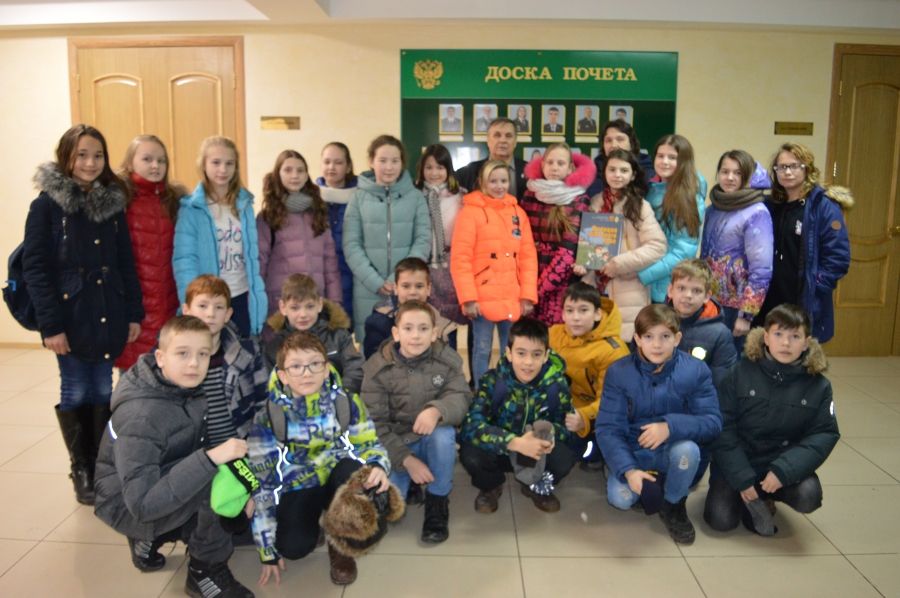 Альметьевские школьники побывали на экскурсии в музей полиции