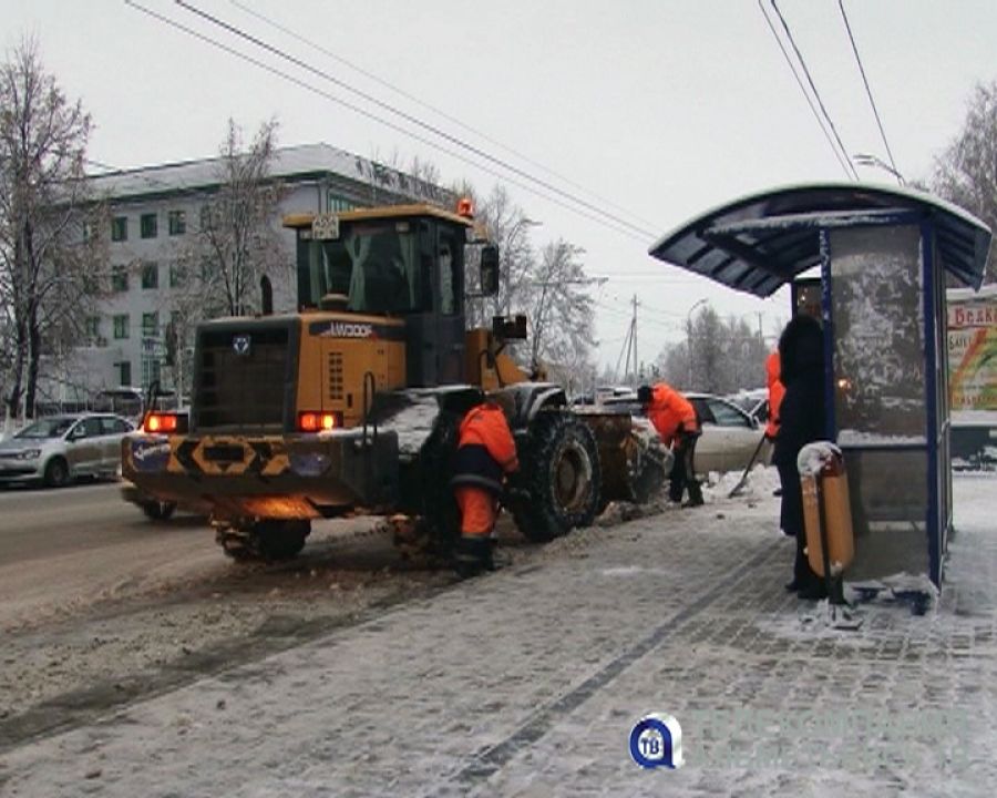 Альметьевские дорожники справились с последствиями снегопада