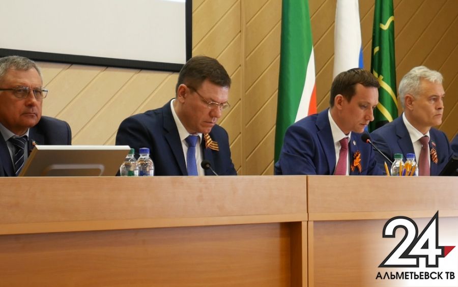 О делах насущных: в Альметьевске прошла 18 сессия совета района