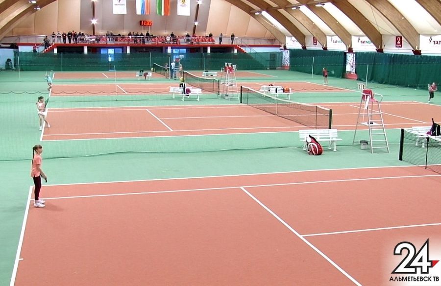В Альметьевске проходит Всероссийский детский турнир по теннису