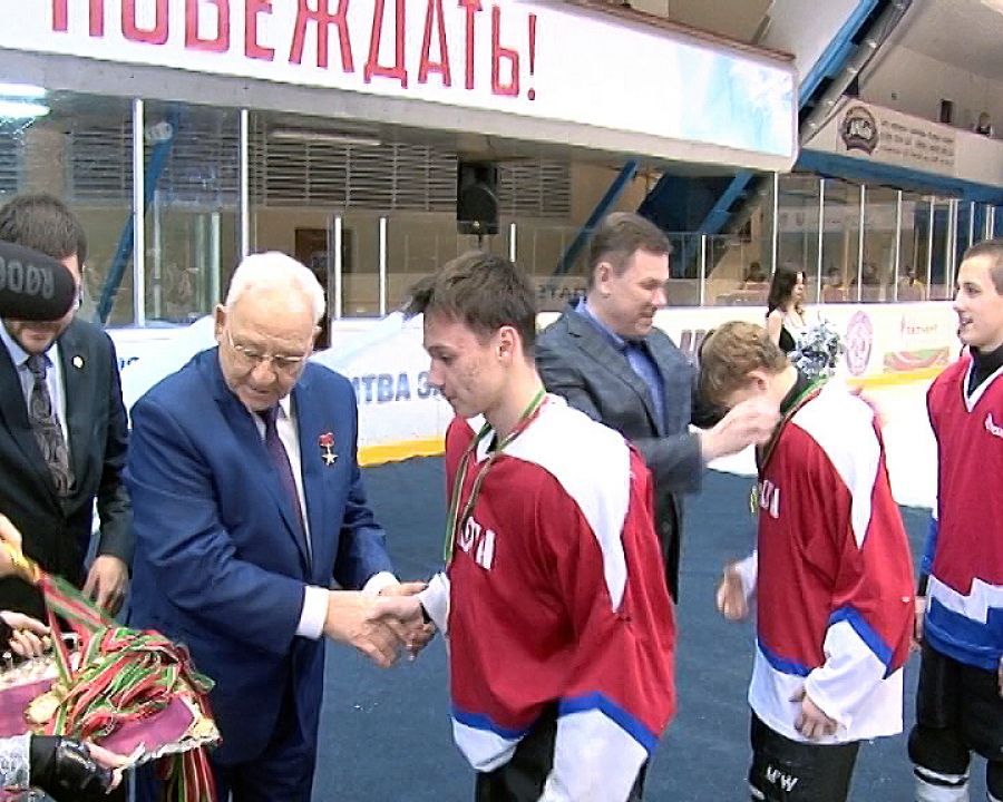 Кубок «Татнефти» по хоккею выиграл подростковый клуб из Альметьевска