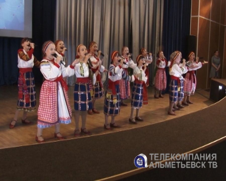 Альметьевские творческие коллективы ЦДЮТ отчитались о своей работе концертом