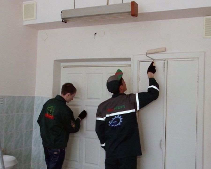 Альметьевские студенты делают ремонт в больничных палатах для ветеранов