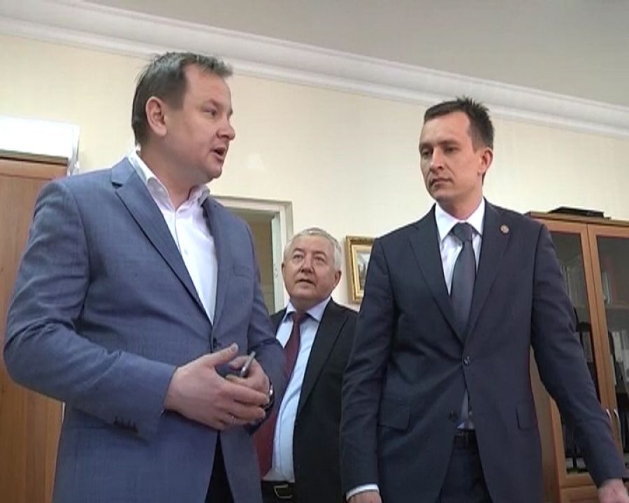 Министр здравоохранения Татарстана посетил лечебные учреждения Альметьевска