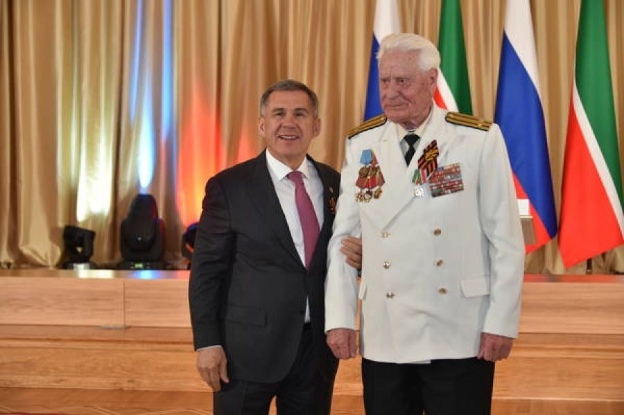 Альметьевский ветеран Васыл Хузахметов награжден медалью ордена «За заслуги перед Республикой Татарстан»