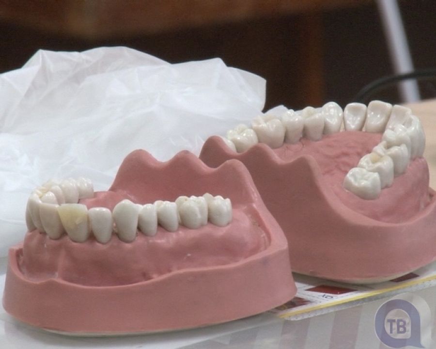 Альметьевские журналисты примерили на себя роль стоматологов