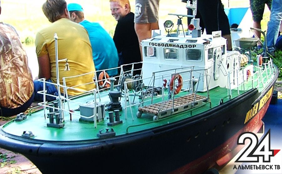 Запуск миниатюрной флотилии произвели в Альметьевске