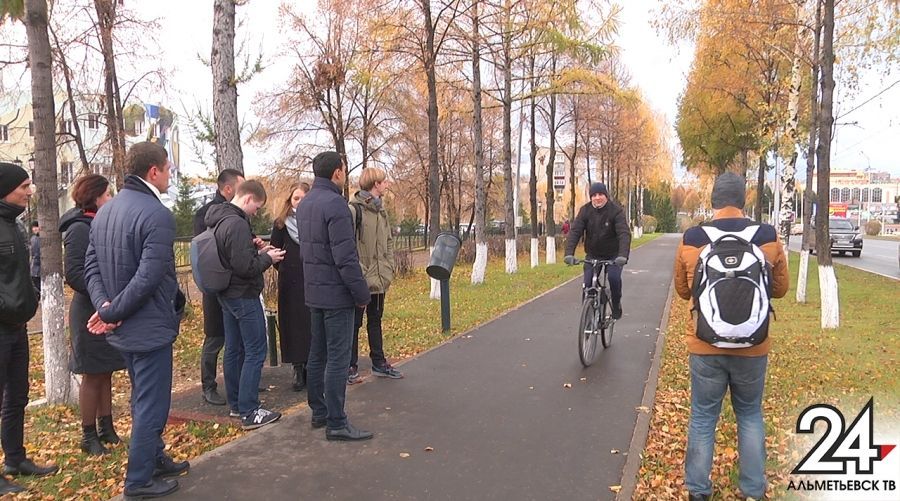 Байкшеринг и велоинфраструктура: московские гости перенимают опыт Альметьевска