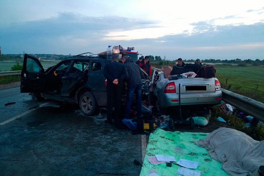 В ДТП на трассе Елабуга – Пермь погибли четыре человека