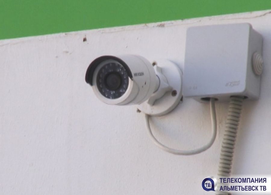 На улицах Альметьевска продолжают устанавливать камеры видеонаблюдения