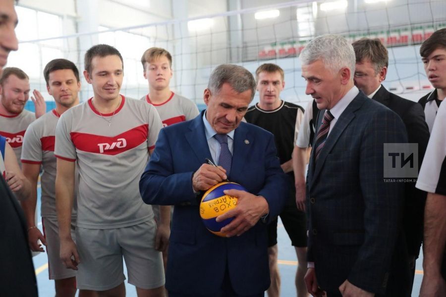 Рустам Минниханов открыл 175-й в Татарстане бассейн