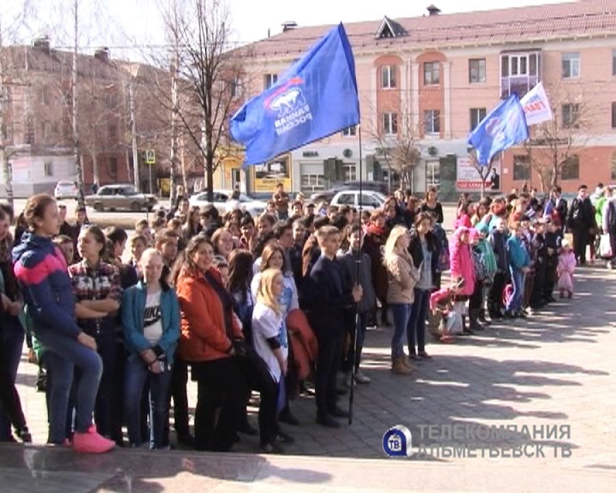 Активисты татарстанского общественного движения «Вместе с Президентом» проводят «Эстафету добрых дел»