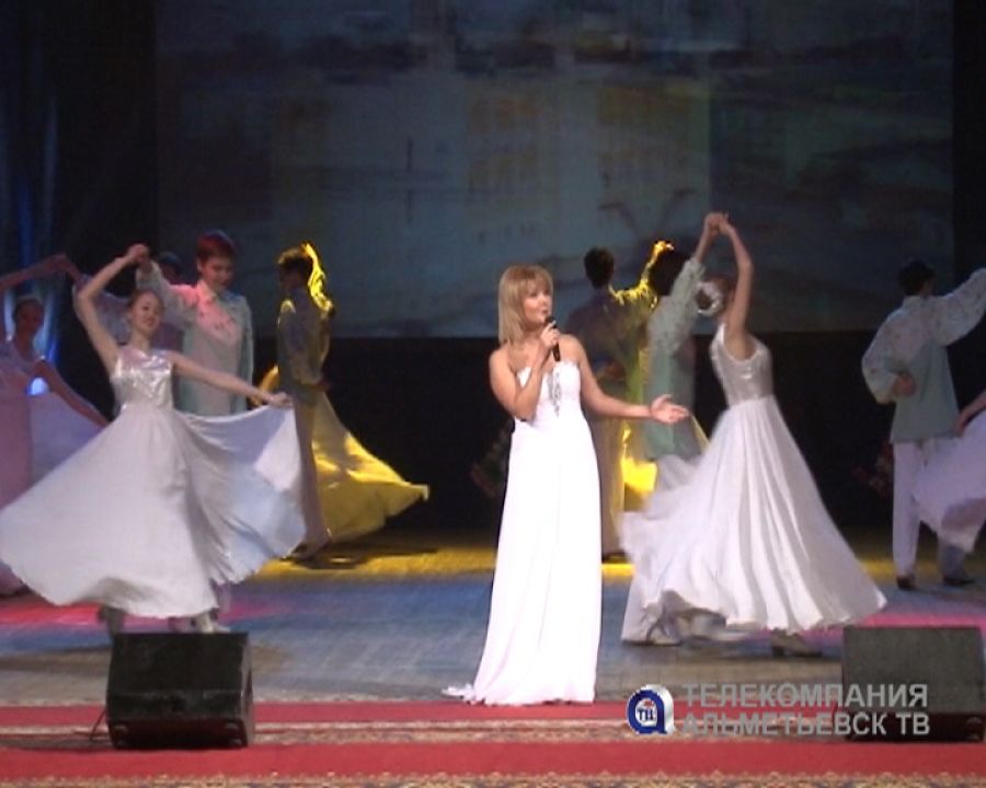 Артисты ДК «Нефтьче» выступили с отчетным концертом