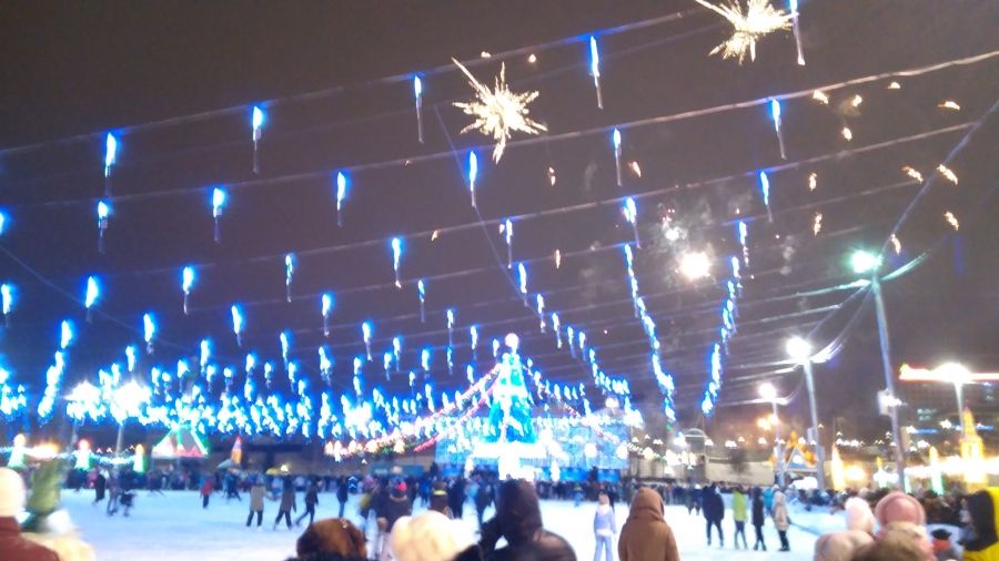 Альметьевские предприниматели могут торговать на площади Нефтяников в новогодние праздничные дни