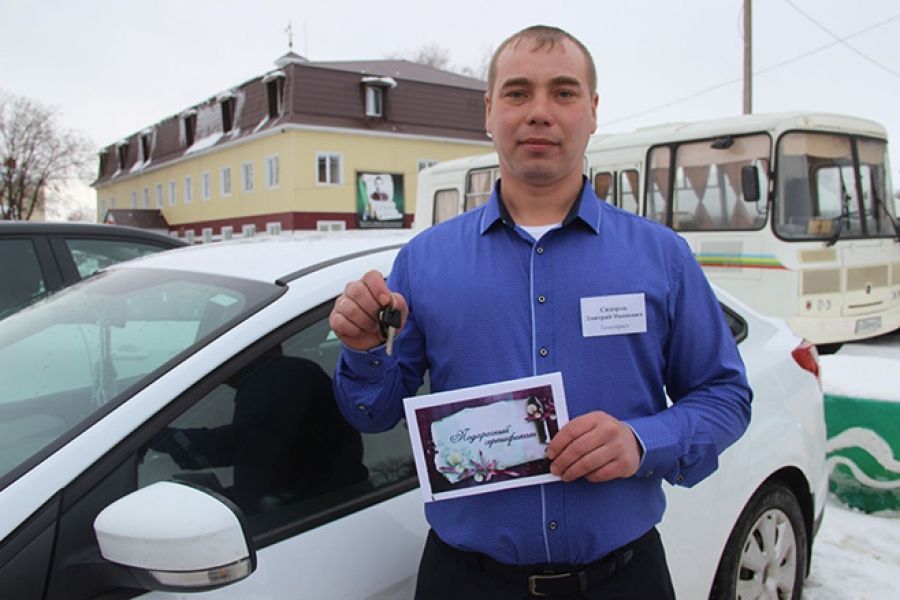 Автомобиль «БМВ-525» подарили комбайнеру-передовику в Татарстане