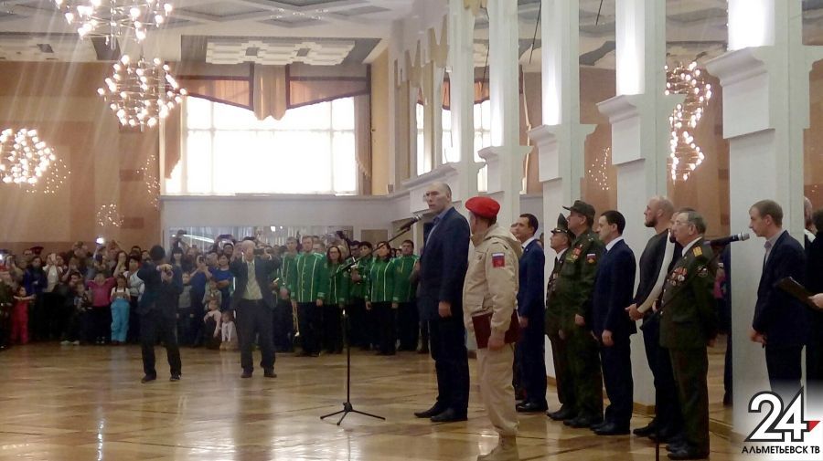 Альметьевск - здесь и сейчас: Николай Валуев поздравляет юнармейцев с Днем Героев Отечества