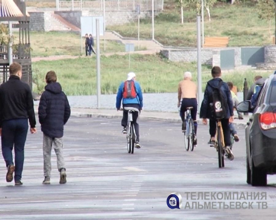 Дистанцию в десять с лишним километров преодолели альметьевские велосипедисты