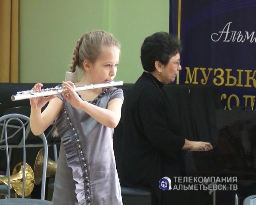 В Альметьевске воспитанники отделения духовых и ударных инструментов выступили с отчетным концертом