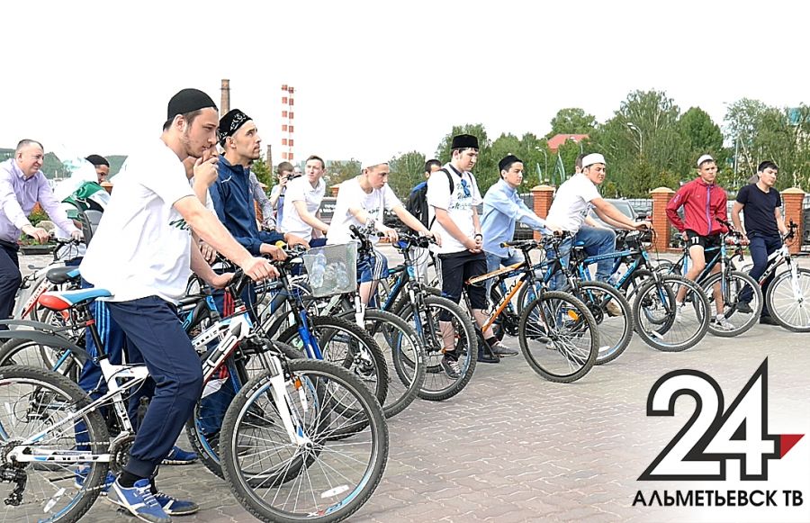 Священный месяц Рамадан в Альметьевске встретили велопробегом