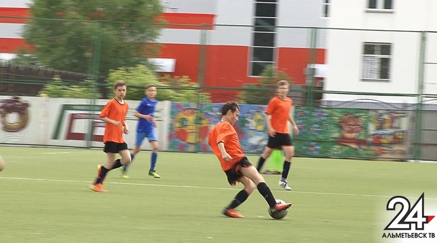 Время футбола: Альметьевск воспитывает профессиональных игроков 