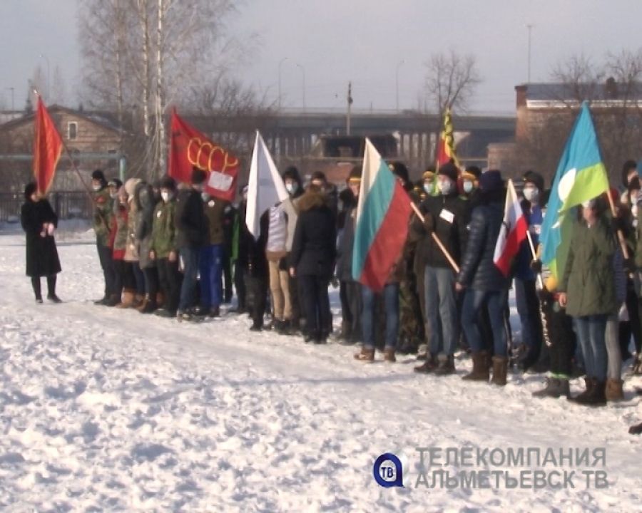 Военно-патриотическая игра «Зарница» прошла в Русско-Акташской школе