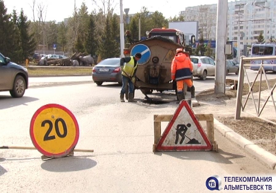 Ударим по бездорожью: в Альметьевском районе идет ремонт дорог