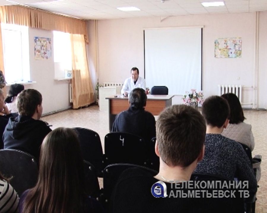 В Альметьевске прошла лекция по профилактике онкологических заболеваний
