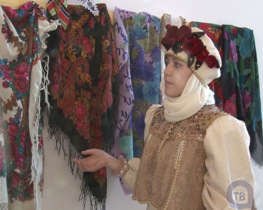 Русский народный платок стал символом выставки в Альметьевском районе