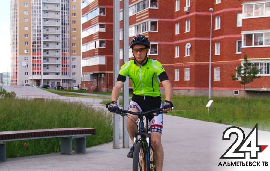 Парень из Альметьевска отправился в Крым на велосипеде