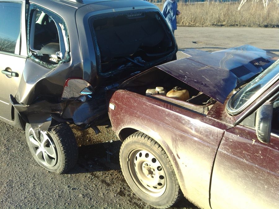 Водитель, лишенный прав, устроил аварию в Альметьевске